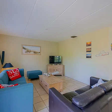 Coastal Garden Escape Near The Dunes *