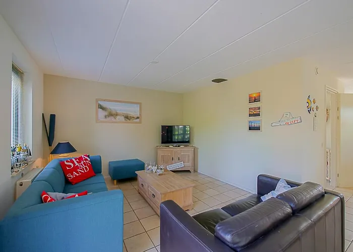 Coastal Garden Escape Near The Dunes *