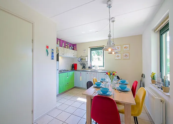 Дом отдыха Coastal Garden Escape Near The Dunes *